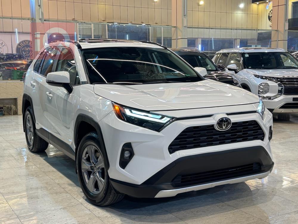 تۆیۆتا ڕاڤ 4